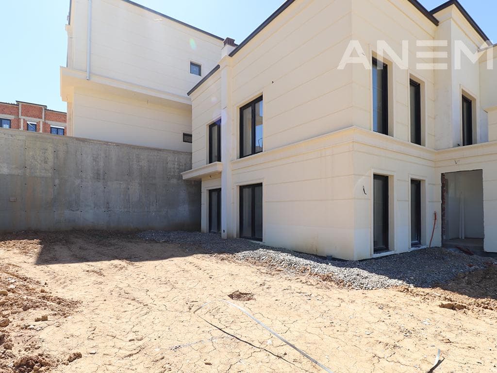 Shtëpi në shitje 193.11m² në lagjen Royal Green Residence 2