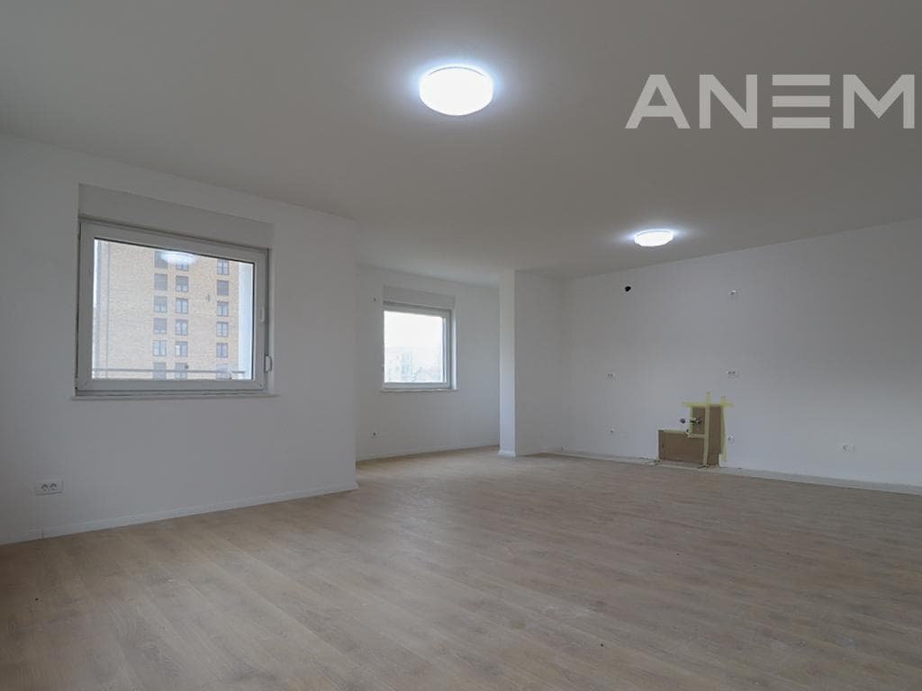 Banesë me qira me 3 dhoma gjumi në Bregun e Diellit 2
