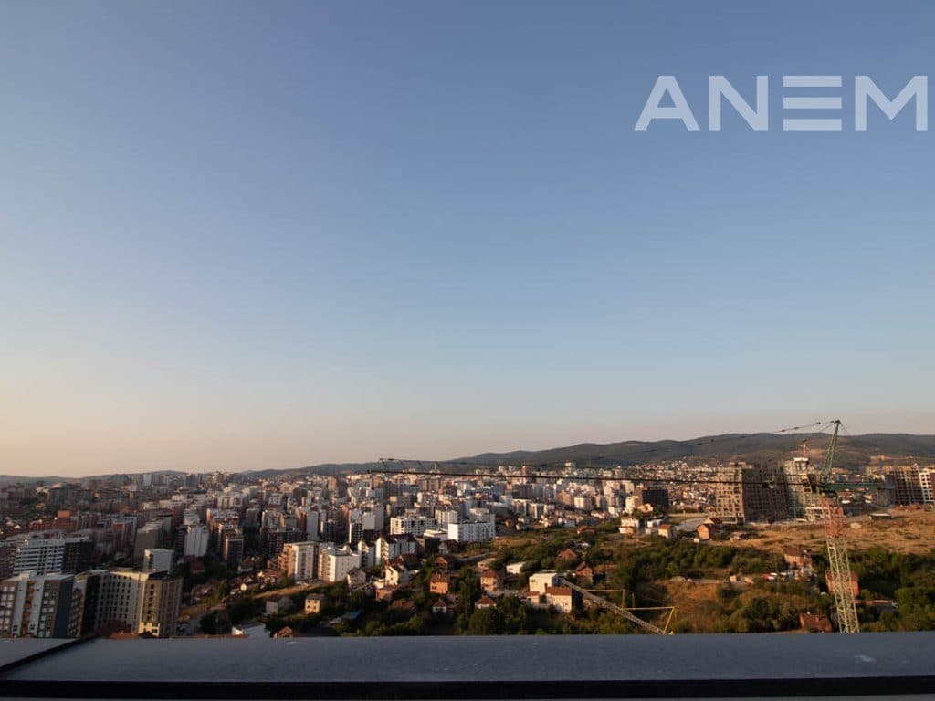 Penthouse në shitje 190m² + 80m² tarracë në lagjen Prishtina e Re