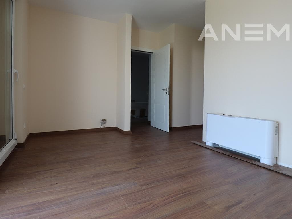 Shtëpi me qira me 4 dhoma gjumi në lagjen Qëndresa