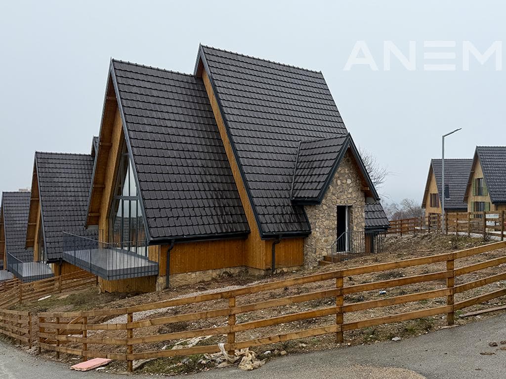 Vilë në shitje 140m² në Novobërdë
