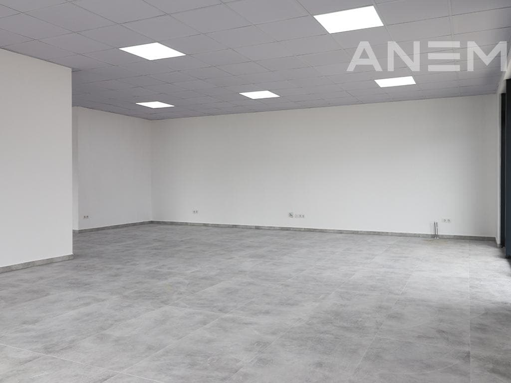 Lokal me qira me 1 hapësirë pune në Rrugën C 3