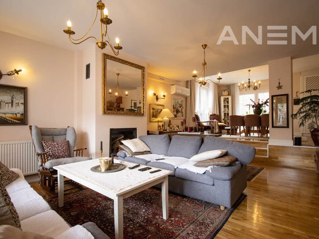 Shtëpi me qira 190m² në Sofali 2