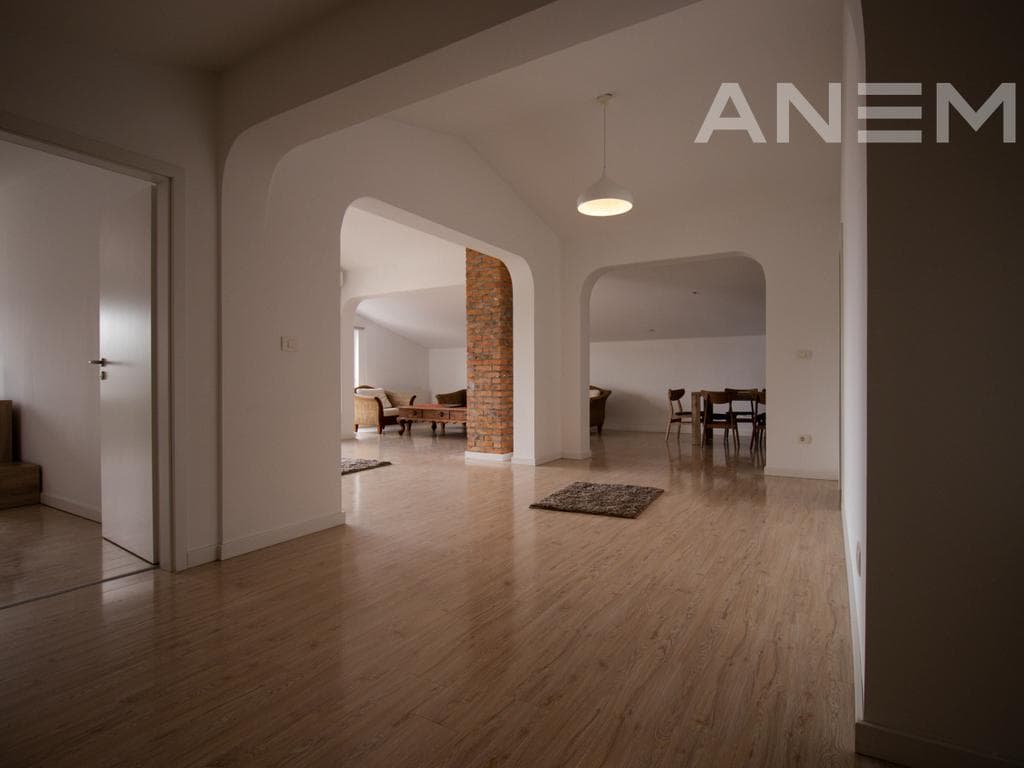 Kat shtëpie me qira 110m² në Arbëri 2