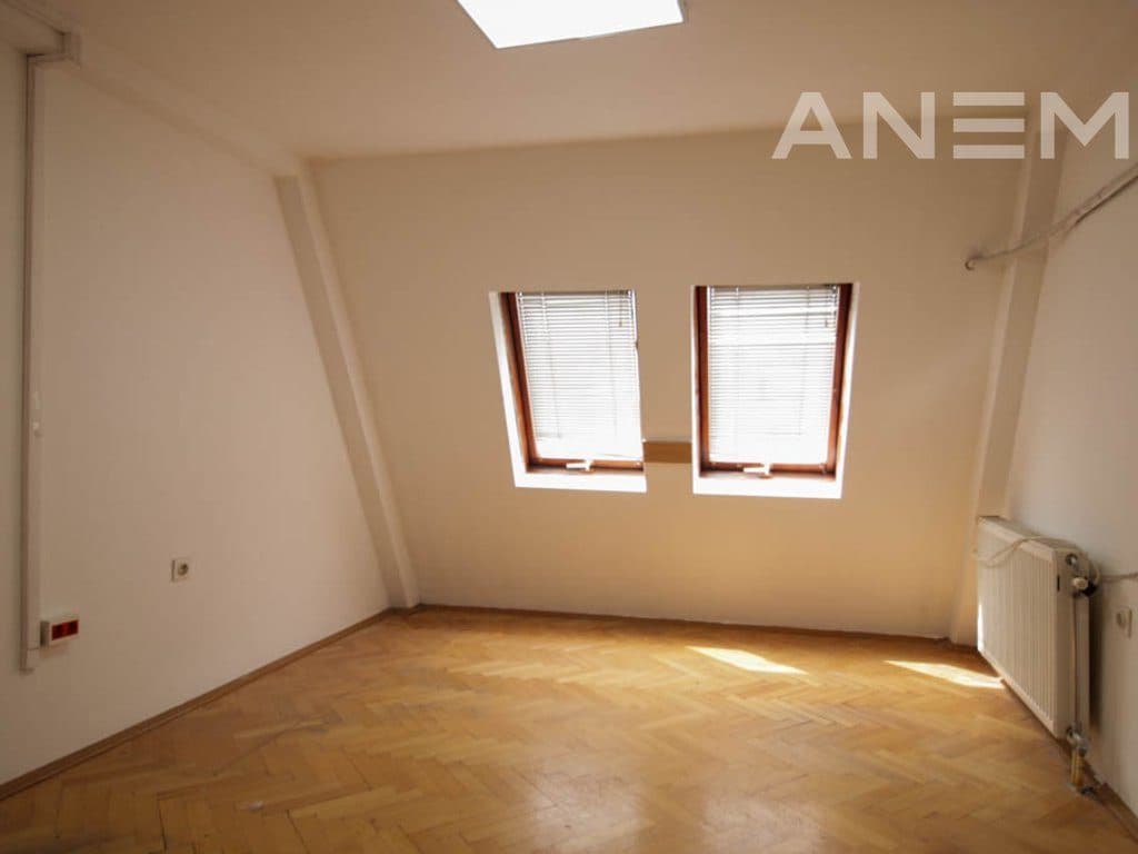 Zyre me qira me 4 hapësira pune në Pejton 2
