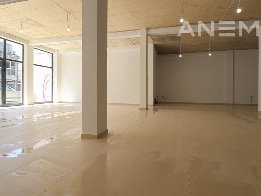 Objekt me qira 500m² në Taukbahçe 3