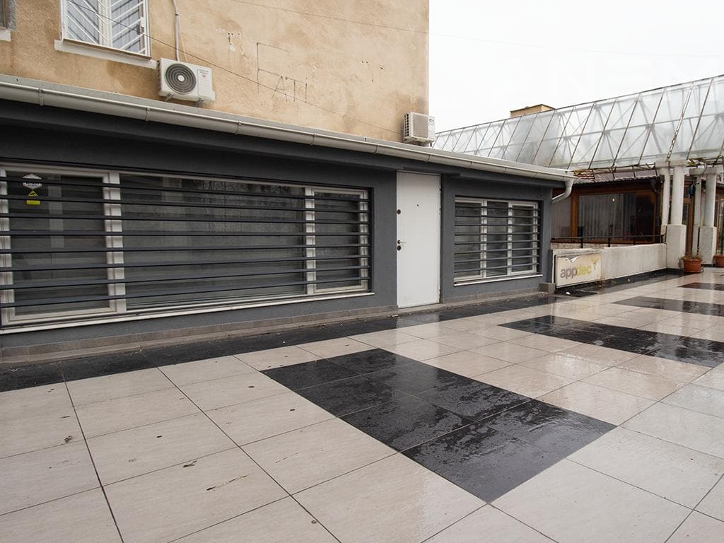 Zyre në shitje 100m² në lagjen Dardania