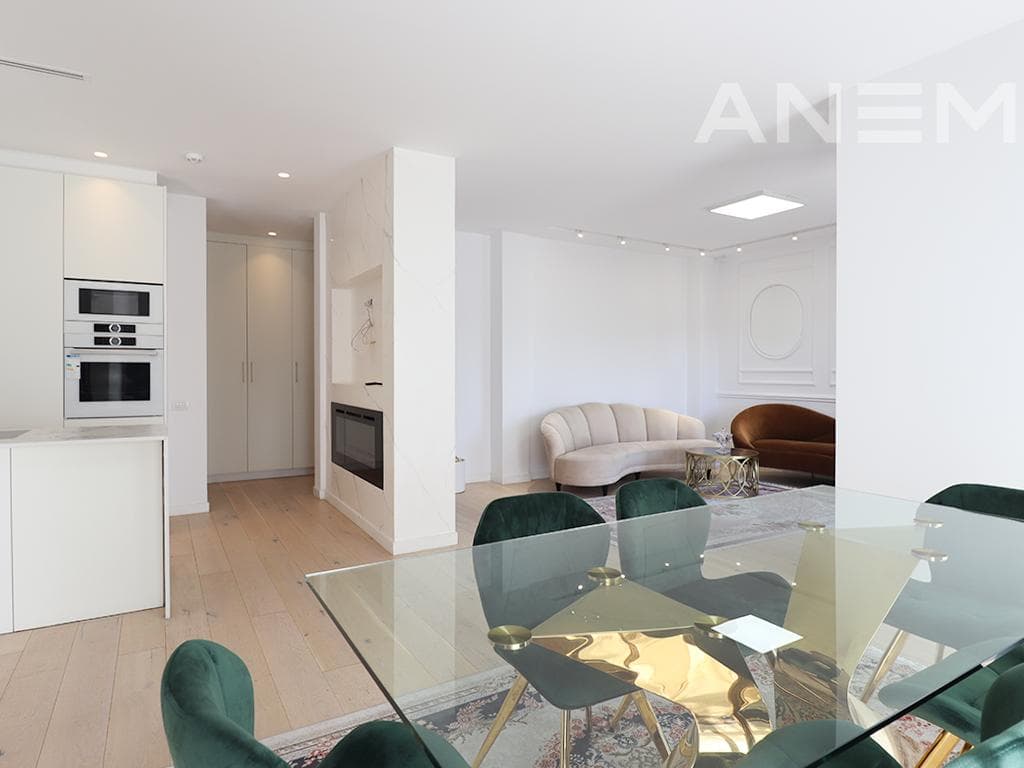Banesë në shitje 198.1m² në Veternik 4
