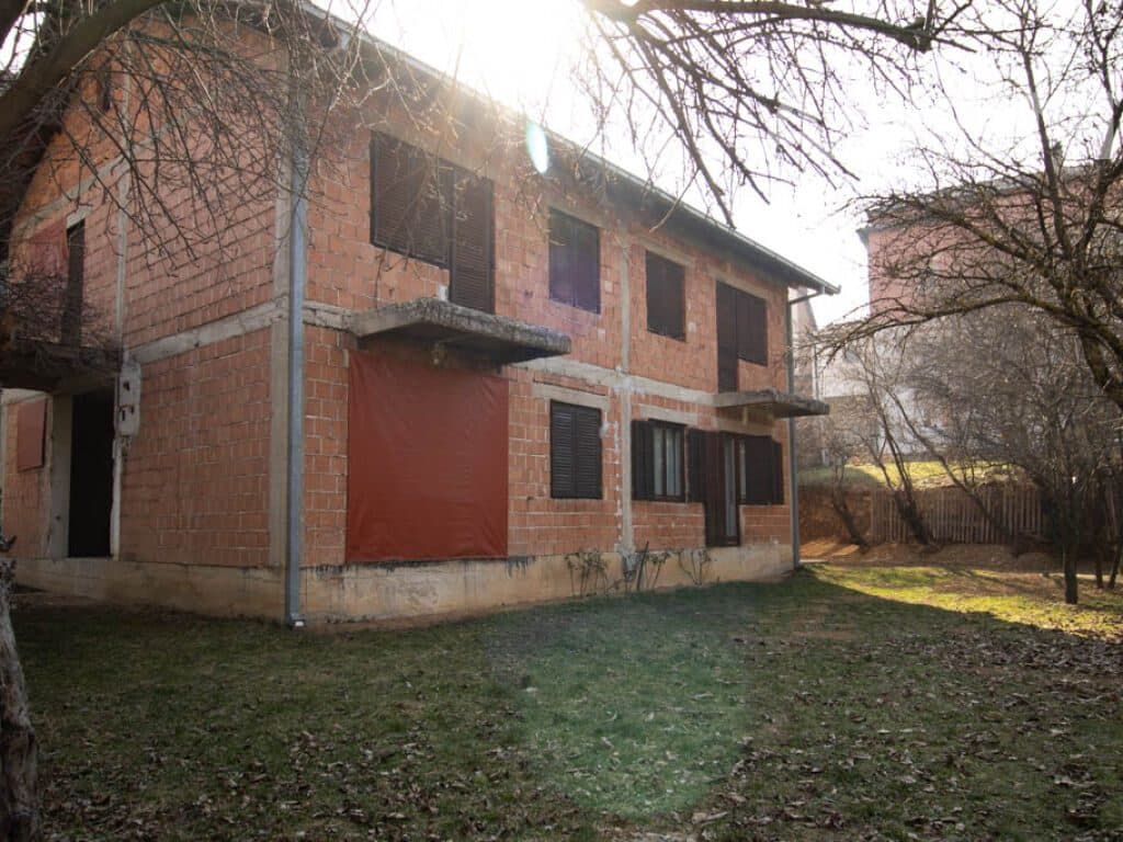 Shtëpi në shitje 200m² në lagjen Sofalia