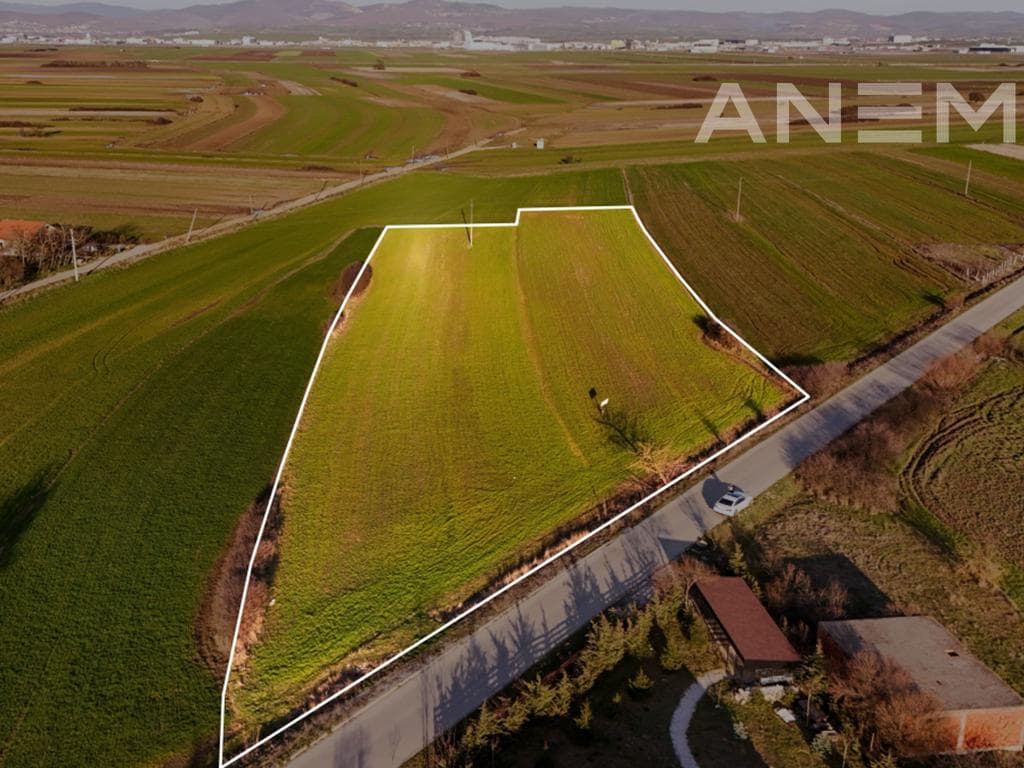 Tokë në shitje 1 ha e 4 ari në Skullan 2