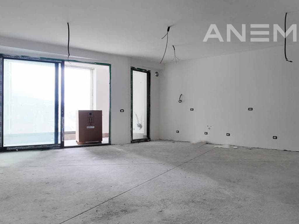 Banesë në shitje 156.8 m² në lagjen Lakrishtë 2
