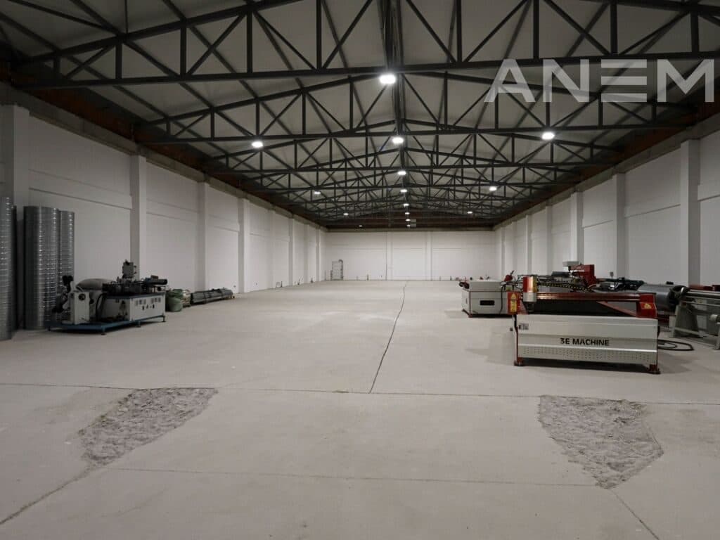 Objekt me qira 1700m² në magjistralen Prishtinë - Ferizaj 3