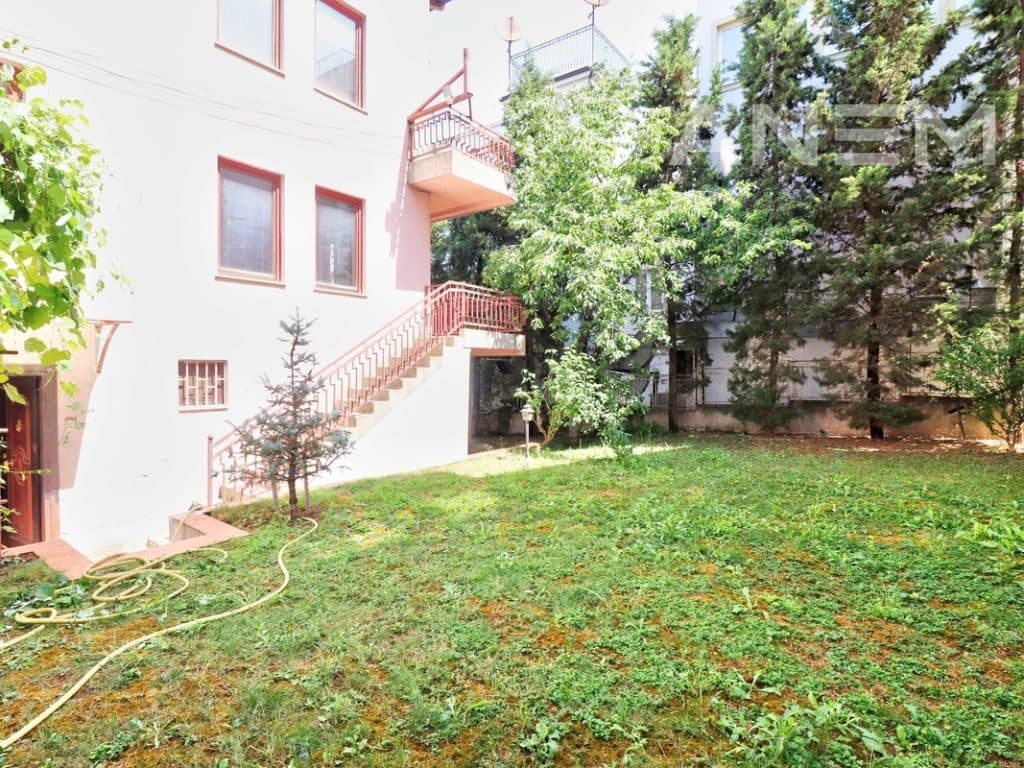 Shtëpi në shitje 350m2 në Velani 2