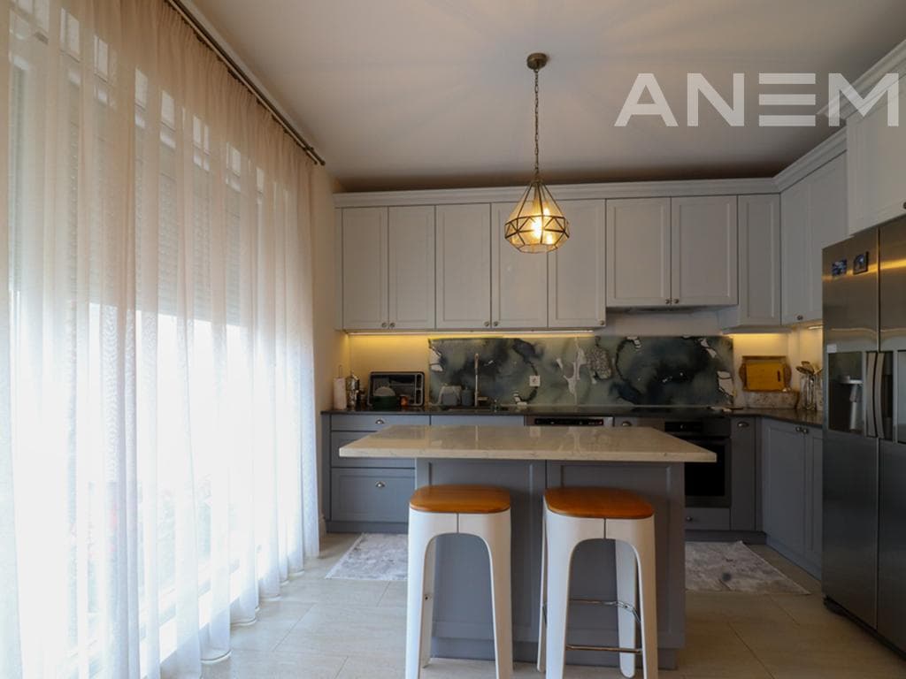 Shtëpi në shitje 174m²+42m² në lagjen Marigona Residence 4