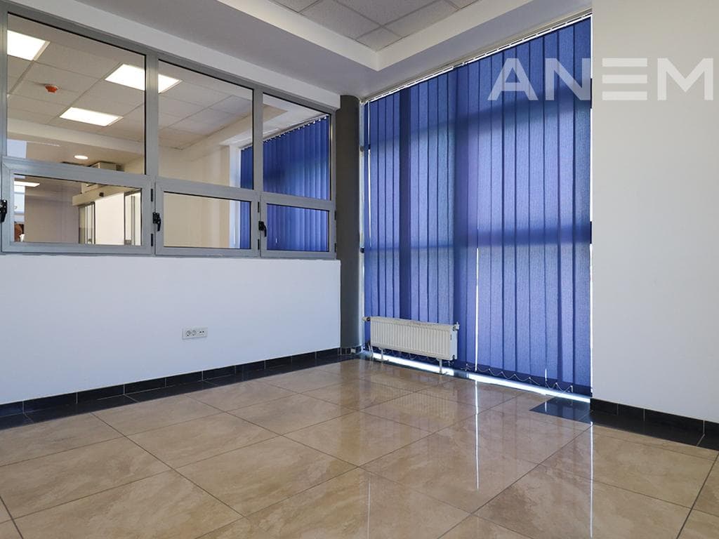 Objekt me qira 1700m² në Cagllavicë 3