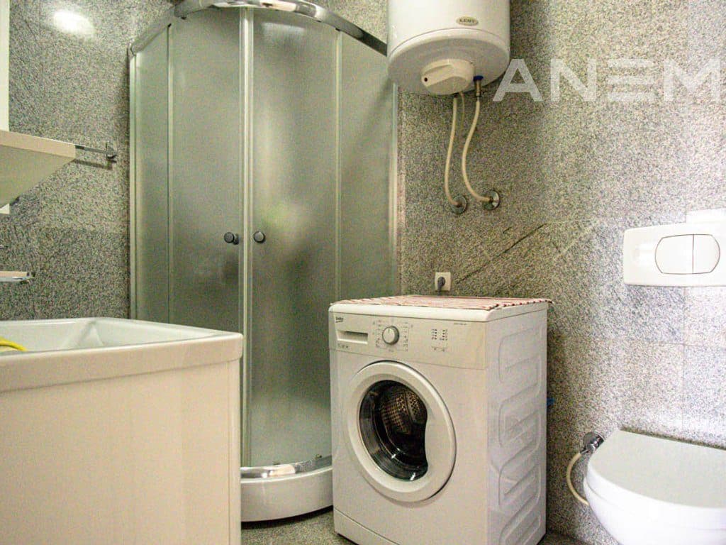 Banesë në shitje 100m² në lagjen Pejton 4