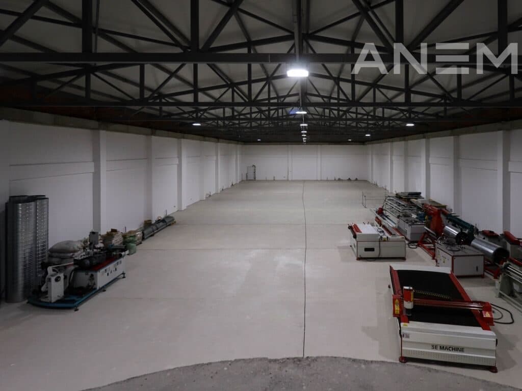 Objekt me qira 1700m² në magjistralen Prishtinë - Ferizaj 2