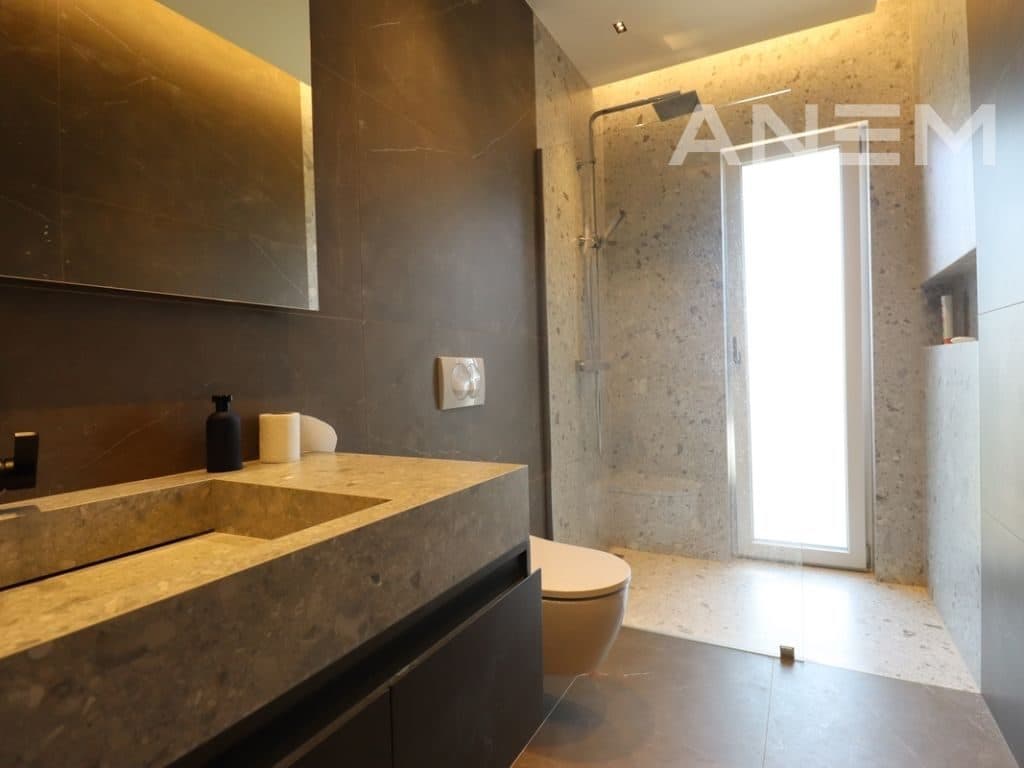 Shtëpi me qira 300m2 ne Obiliq ( Kastriot)