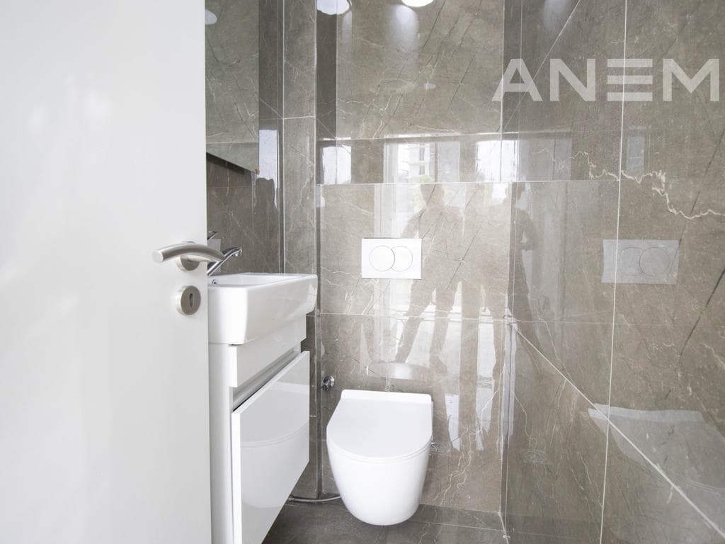 Lokal me qira 91m² në lagjen Mati 1 4