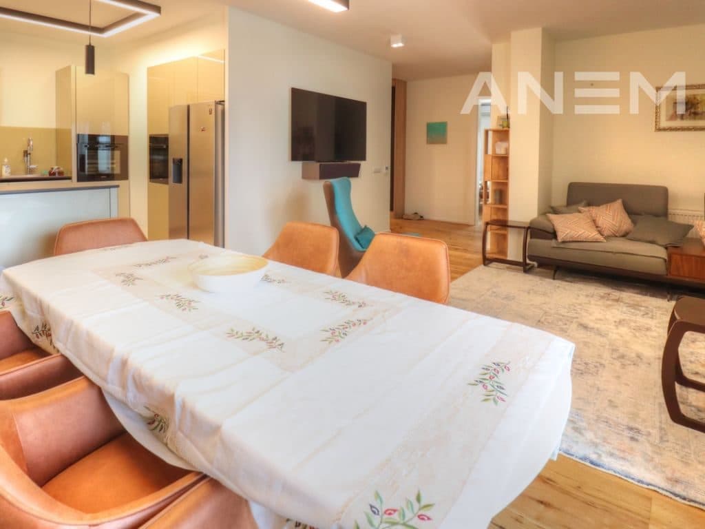 Penthouse në shitje 125m² në Rrugën Muharrem Fejza 4