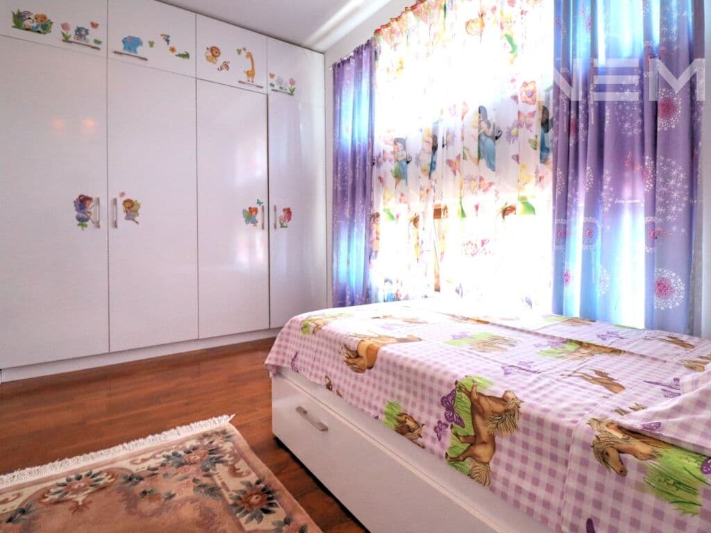 Shtëpi me qira 360m² në Marigona Residence