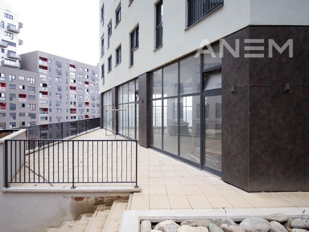 Lokal në shitje 372.4m² në lagjen Mati 1 3