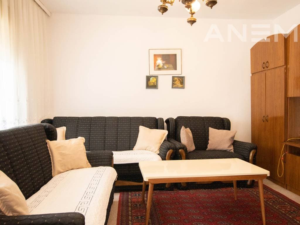 Kat shtëpie me qira me 1 dhomë gjumi në lagjen Arbëria