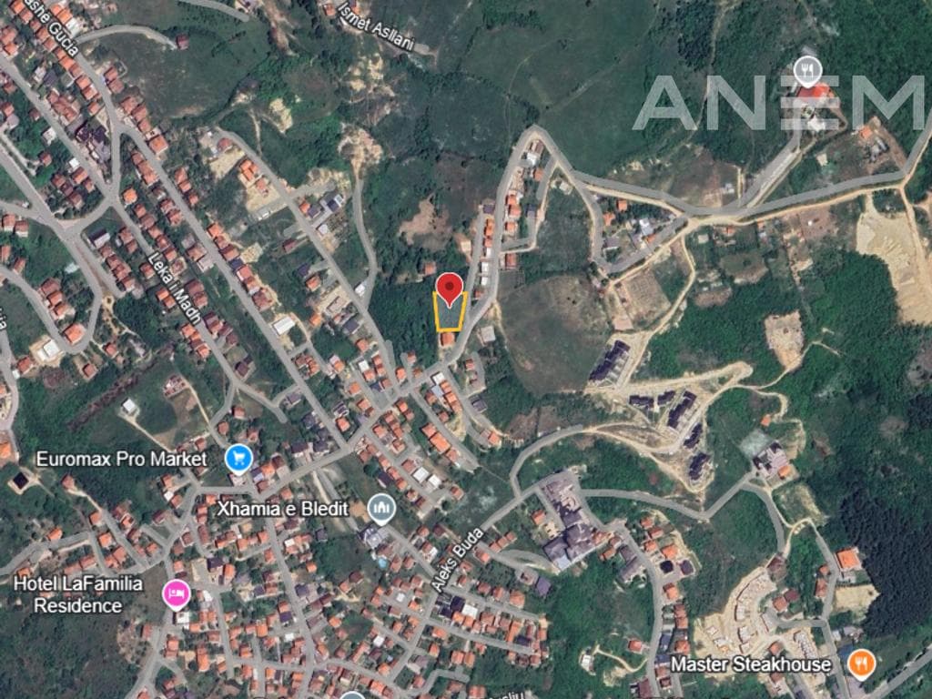 Tokë për shitje 12 ari në Rrugën Bledi