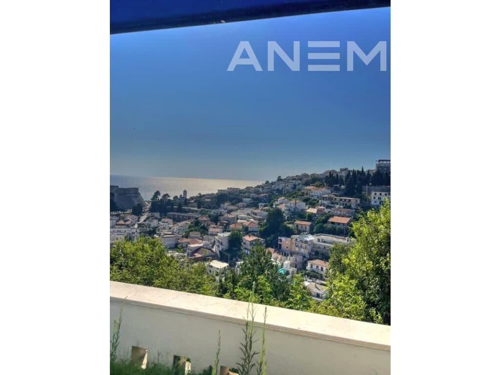Banesë në shitje 73m² në Ulqin