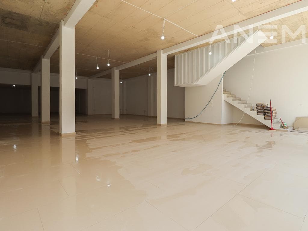 Objekt me qira 500m² në Taukbahçe 2