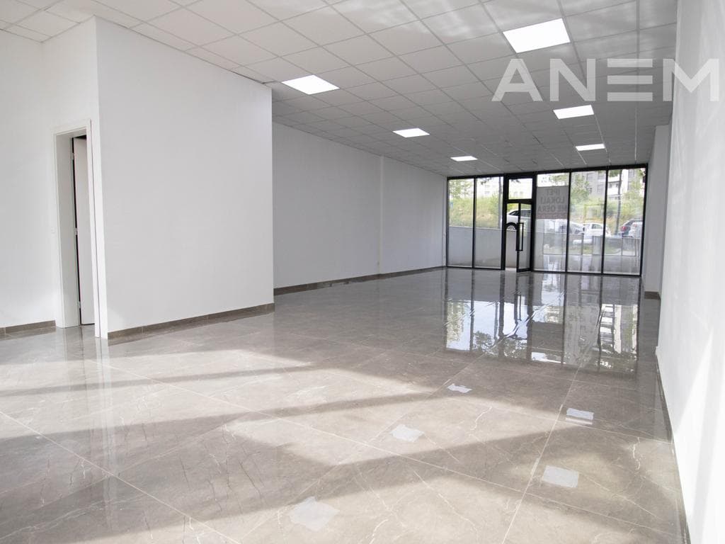 Lokal me qira 91m² në lagjen Mati 1