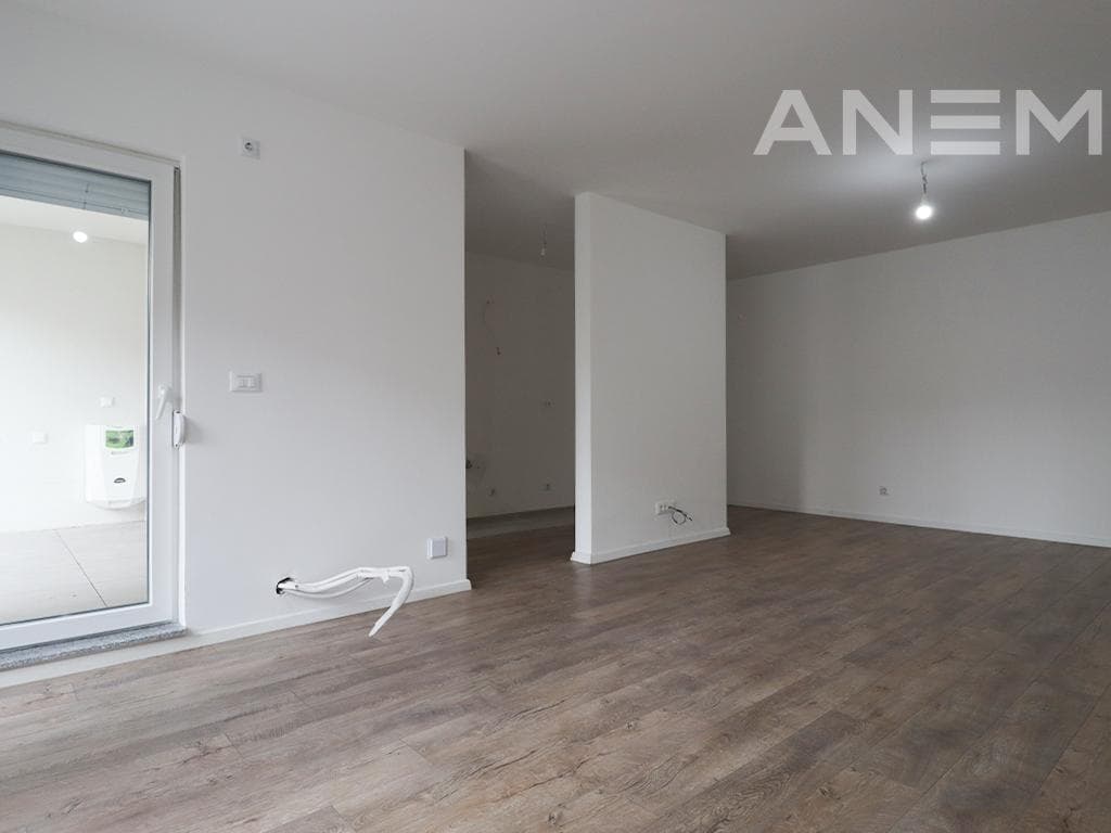 Banesë në shitje 144.995m² në Fushë Kosovë 4