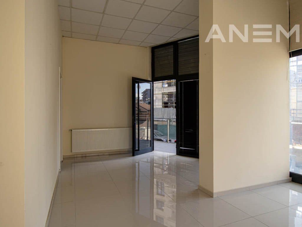 Lokal me qira me 2 hapësira pune në Aktash 3