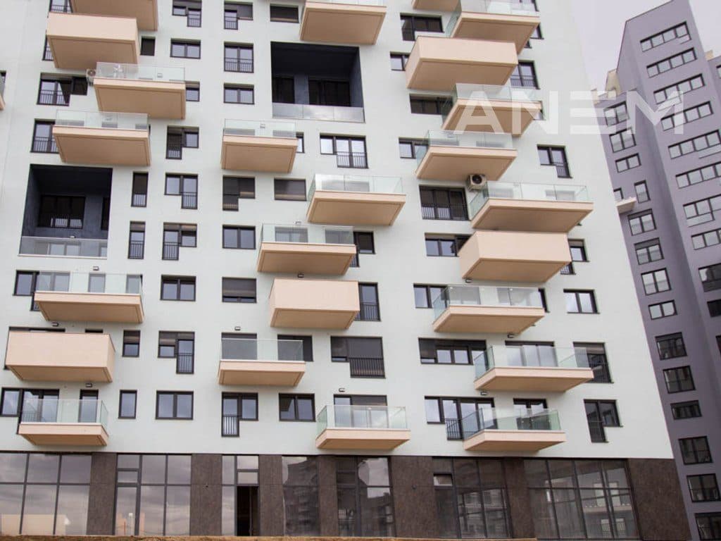 Lokal në shitje 372.4m² në lagjen Mati 1 2