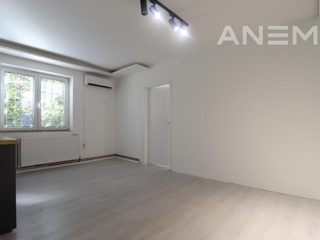Zyre me qira me 2 hapësira pune te Qafa 2