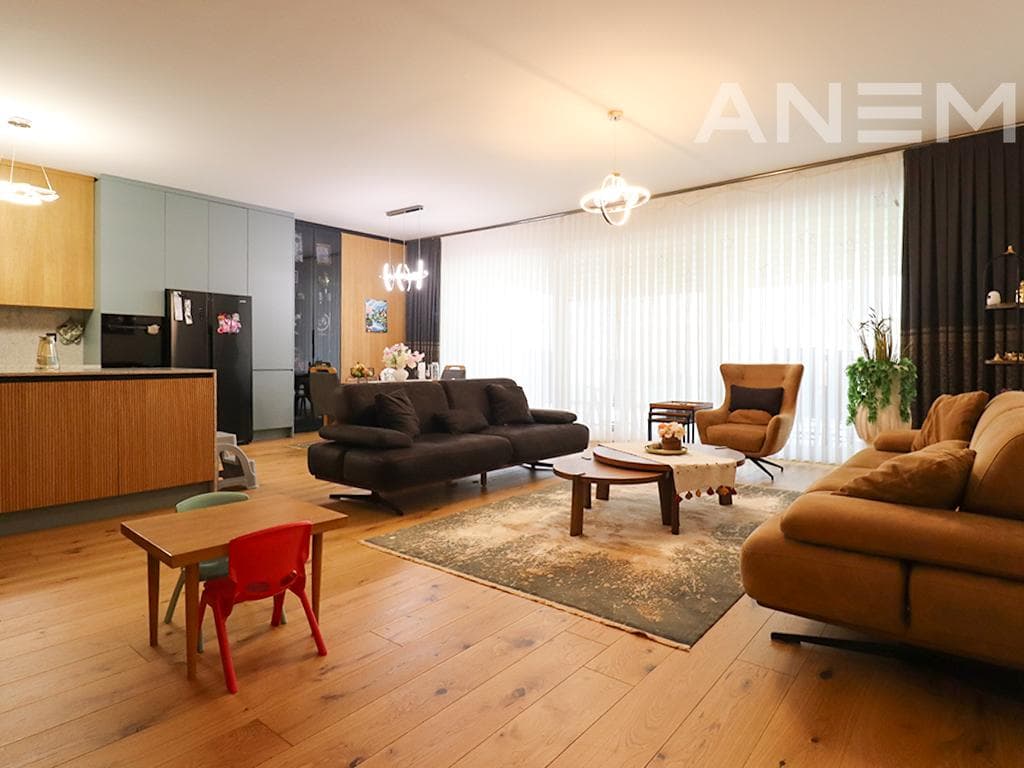 Terracier me qira 155m² + 91m² tarrace në Marigona Hill