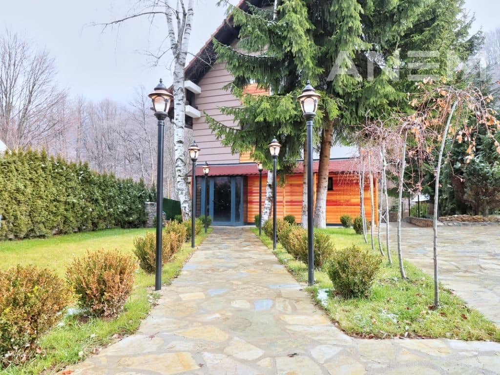 Hotel dhe vila në shitje 10 Ari në Brezovicë
