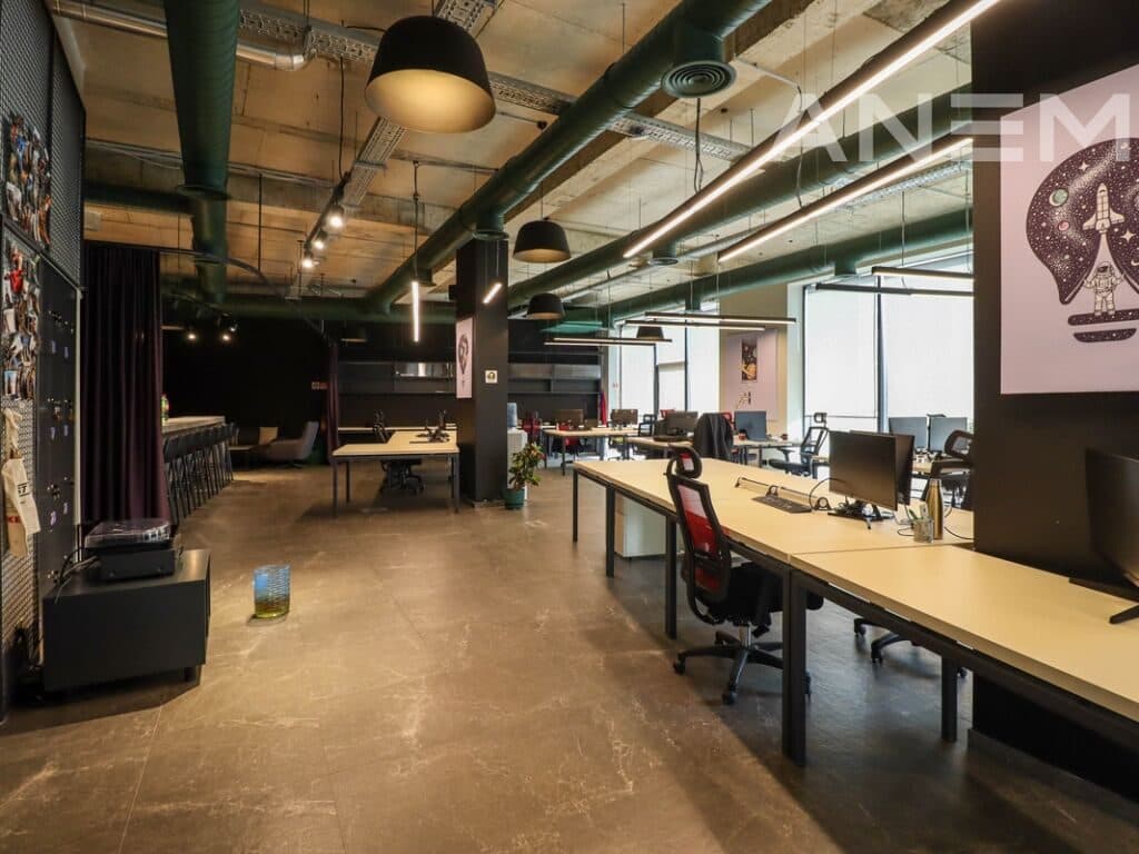 Zyre në shitje 264.6m² në lagjen Tophane 2