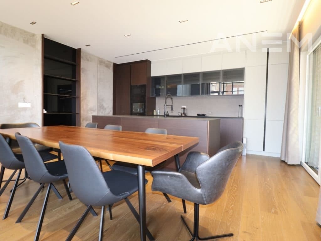 Shtëpi me qira 300m2 ne Obiliq ( Kastriot)