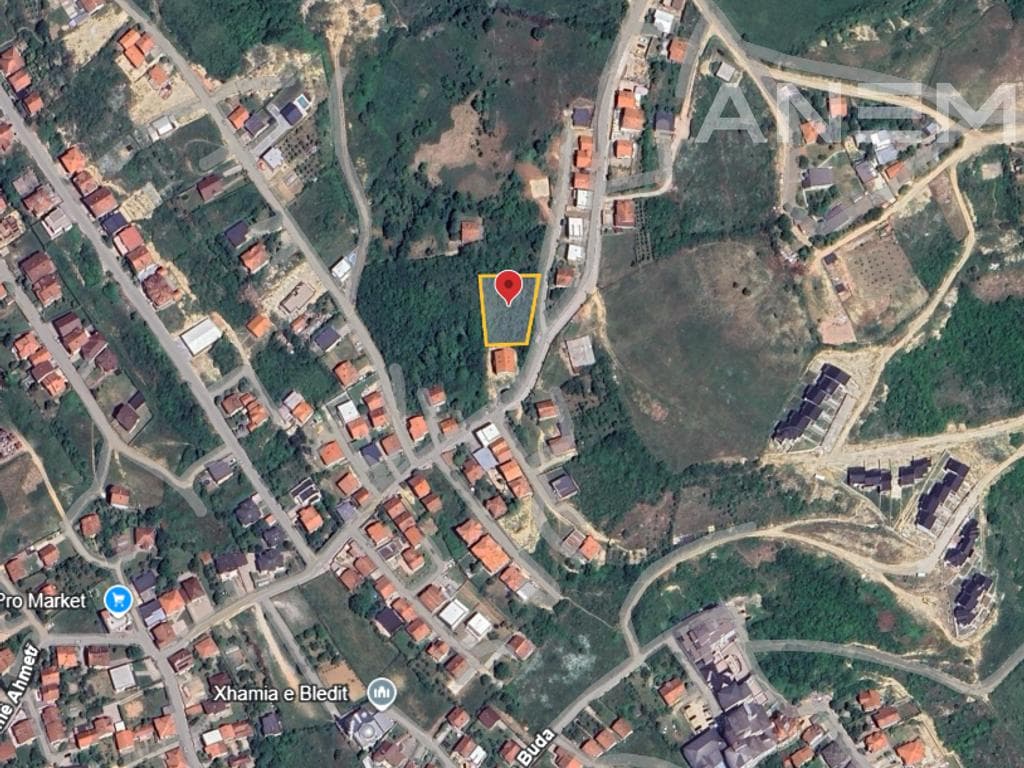 Tokë për shitje 12 ari në Rrugën Bledi 2
