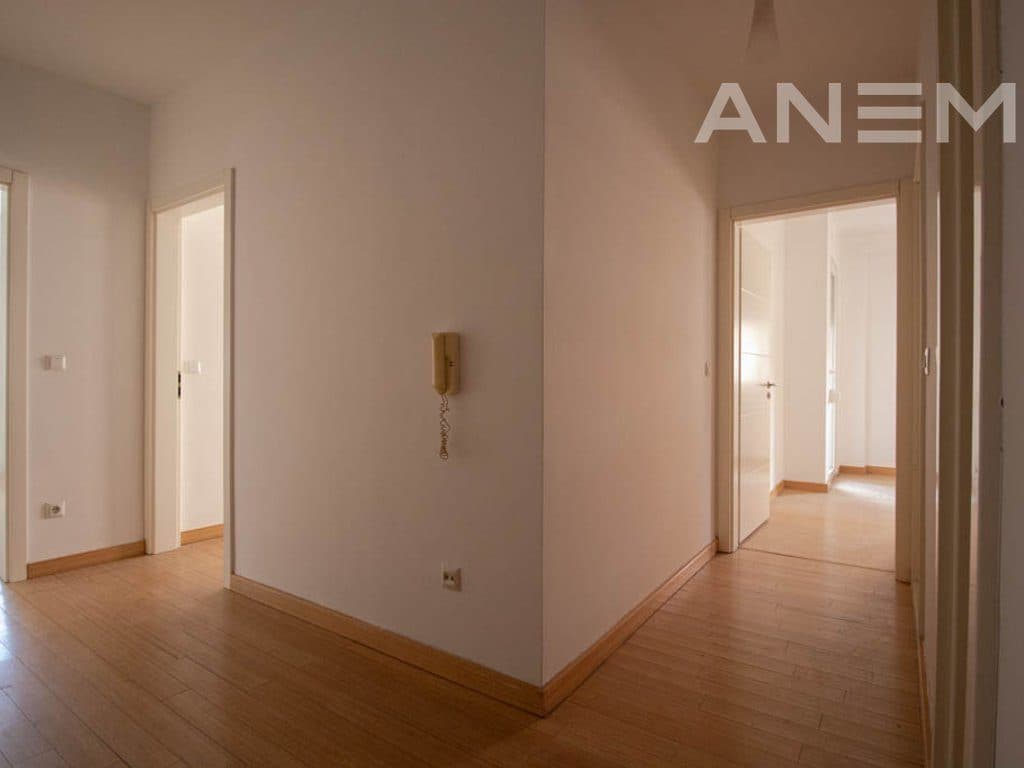 Banesë në shitje 97.8m² në Rrugën B