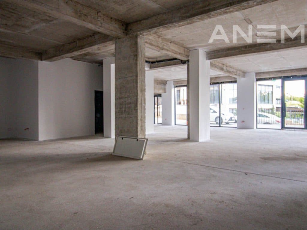 Lokal në shitje 344m² në lagjen Mati 1 1