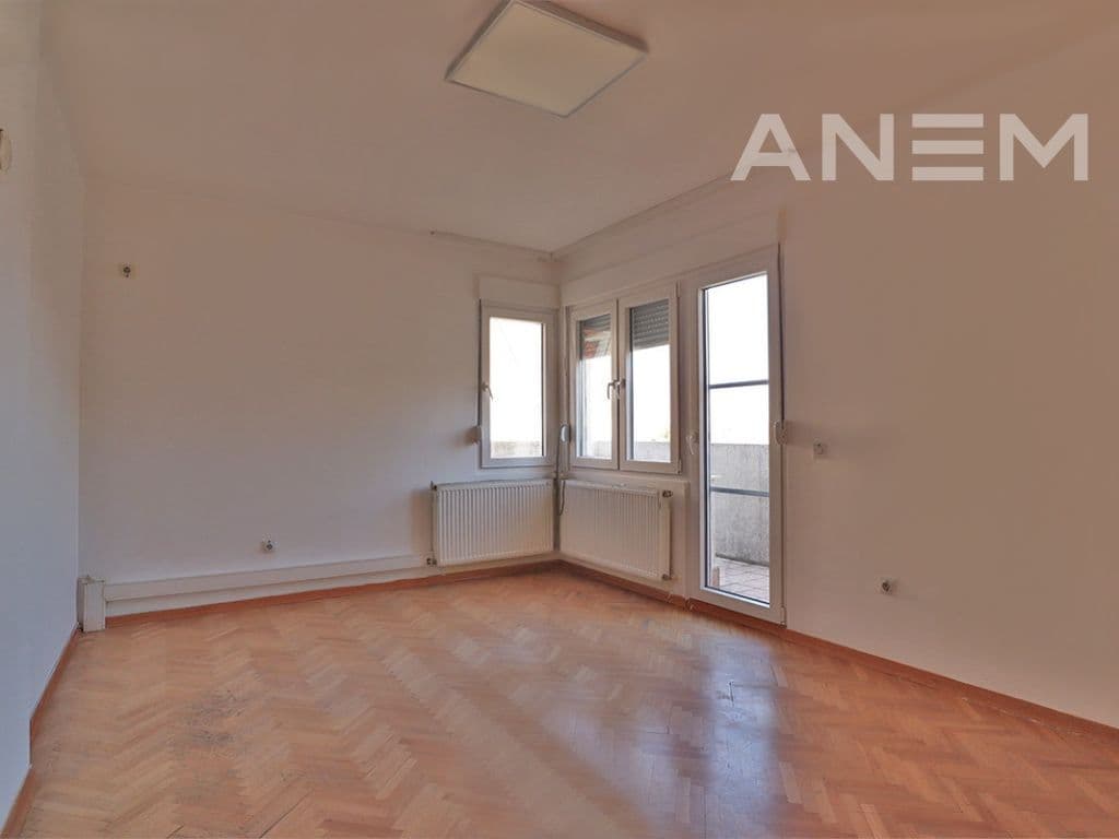 Shtëpi me qira me 9 hapësira pune në Arbëri 2