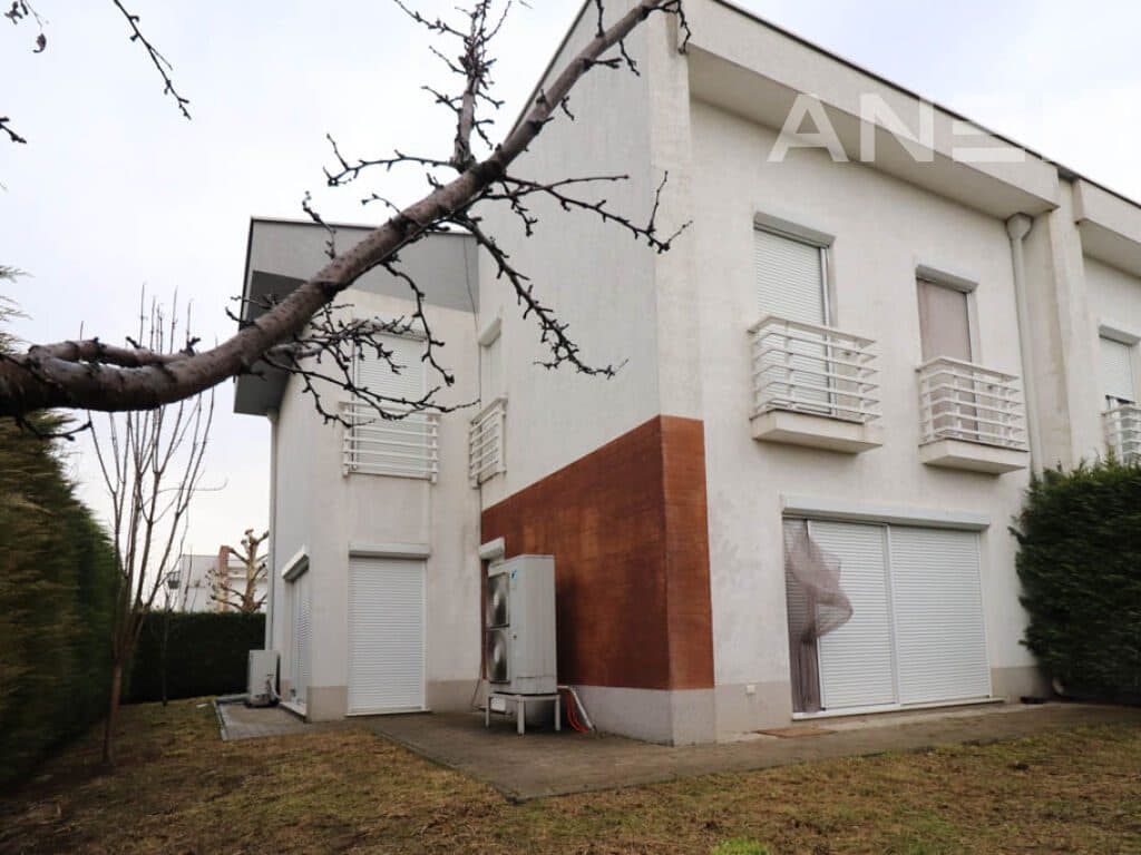 Shtëpi me qira 174m² në Marigona Residence