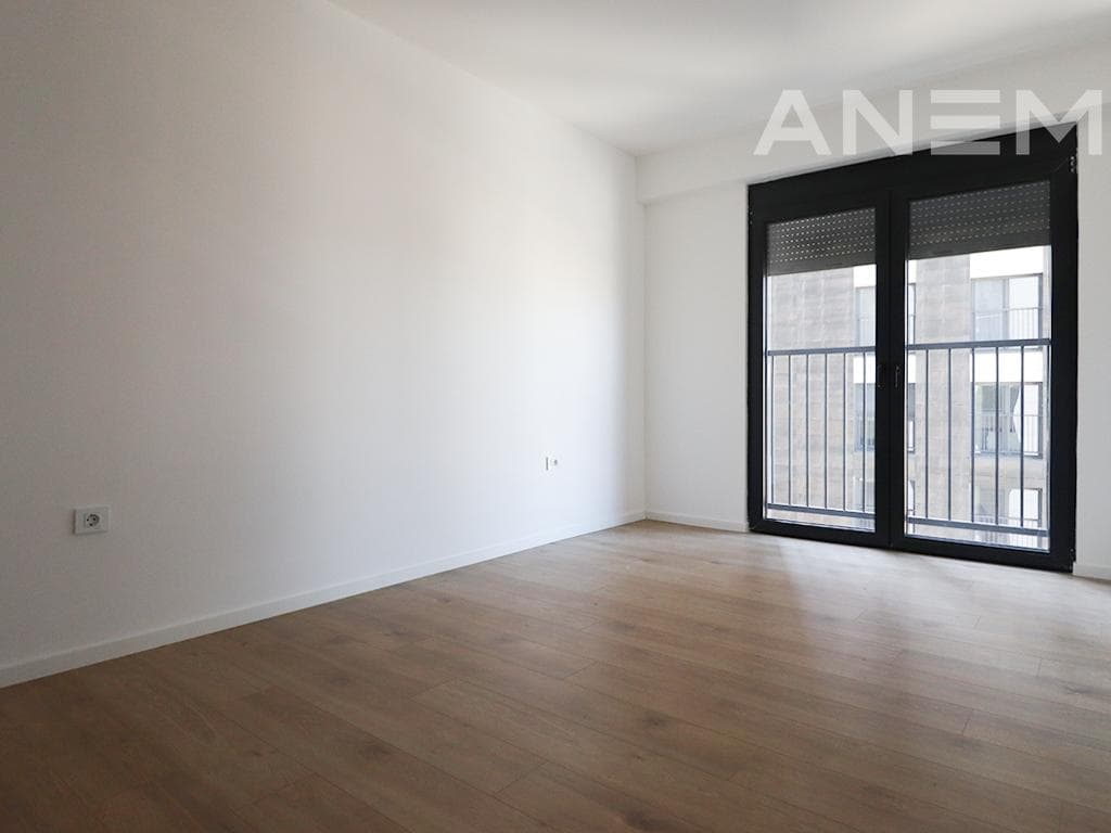 Zyre me qira me 4 hapësira pune në Lakrishtë 3