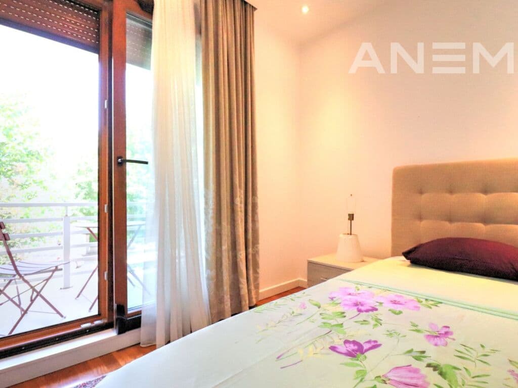 Shtëpi me qira 360m² në Marigona Residence