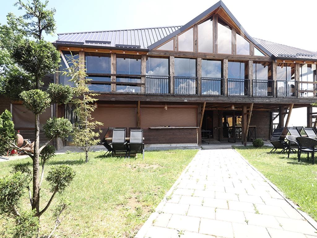 Restoran në shitje 600m² në fshatin Koliq
