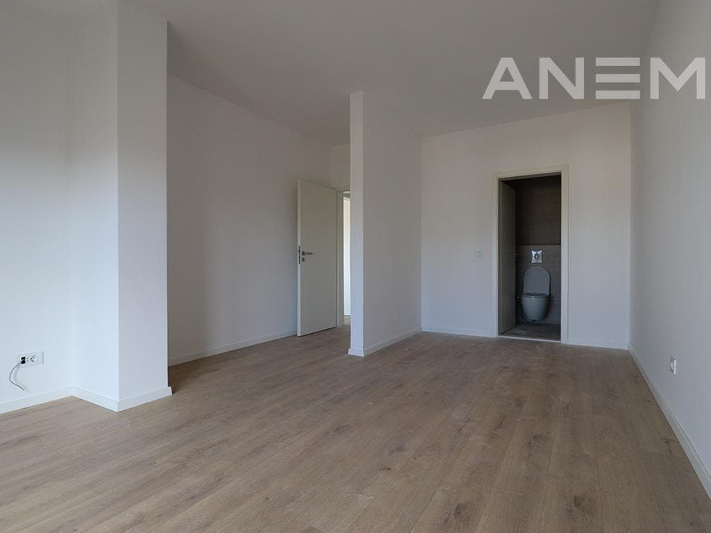 Penthouse me qira me 3 dhoma gjumi në Lakrishtë 4
