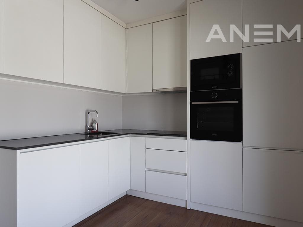 Zyre me qira me 4 hapësira pune në Arbëri 2