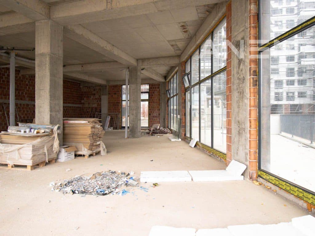 Lokal në shitje 372.4m² në lagjen Mati 1 4